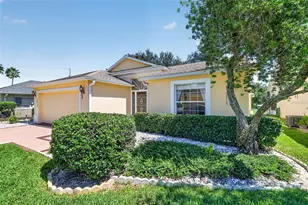 26958 Honeymoon Ave, Leesburg, FL 34748 - Photo 2