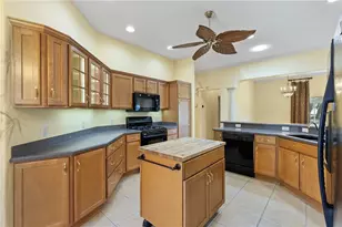 8018 SE 167th Hilltop Loop, The Villages, FL 32162 - Photo 8