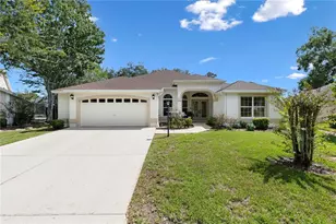 8018 SE 167th Hilltop Loop, The Villages, FL 32162 - Photo 2