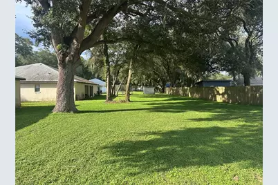 809 Dennis Avenue, Fruitland Park, FL 34731 - Photo 14
