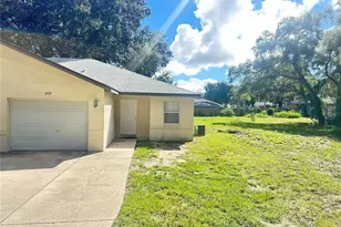 809 Dennis Ave, Fruitland Park, FL 34731 - Photo 1