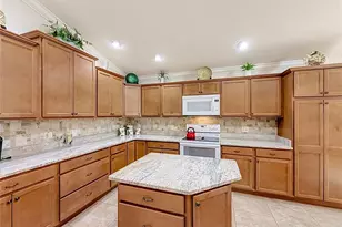 1068 Becker Ave, The Villages, FL 32163 - Photo 12