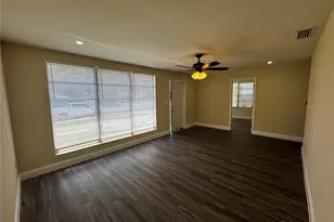 1610 Crest Ave, Leesburg, FL 34748 - Photo 4