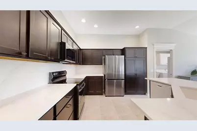 9170 SE 168th Cook Place, The Villages, FL 32162 - Photo 6
