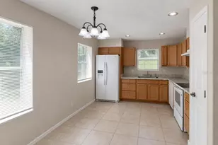 912 E Citrus Ave, Eustis, FL 32726 - Photo 4