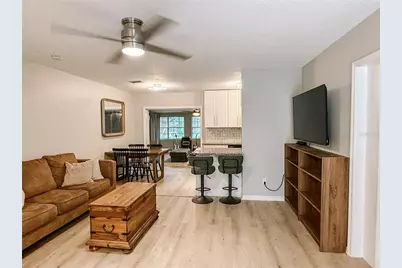 7413 Lakeshore Drive, Tampa, FL 33604 - Photo 2