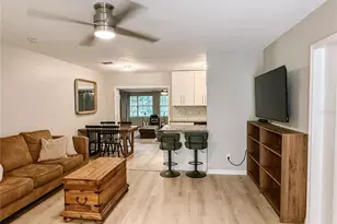 7413 Lakeshore Dr, Tampa, FL 33604 - Photo 2