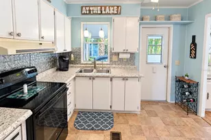 419 Sinclair Cir, Tavares, FL 32778 - Photo 4