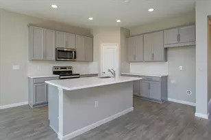 2914 Supermarine Rd, Tavares, FL 32778 - Photo 4