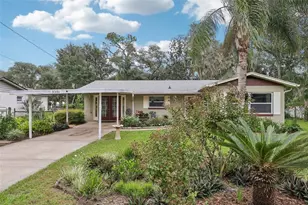 37350 Oak Ln, Umatilla, FL 32784 - Photo 1