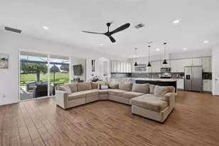 30308 Island Club Dr, Tavares, FL 32778 - Photo 12