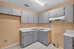902 Talladega St, Leesburg, FL 34748 - Photo 8