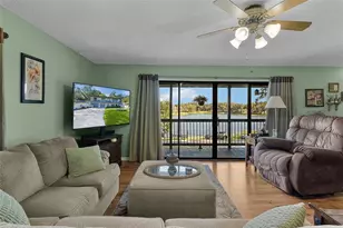 521 E Mirror Lake Dr, Fruitland Park, FL 34731 - Photo 8