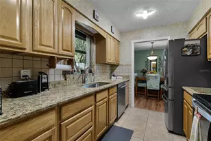 521 E Mirror Lake Dr, Fruitland Park, FL 34731 - Photo 12
