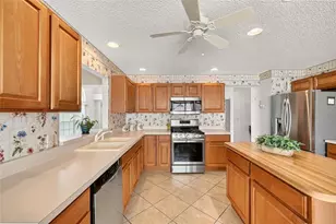 16969 SE 92nd Pelham Ave, The Villages, FL 32162 - Photo 14
