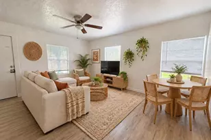 905 Nicholson St, Clearwater, FL 33755 - Photo 2
