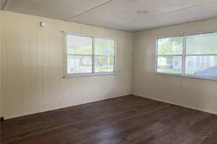 36441 West Dr, Fruitland Park, FL 34731 - Photo 6