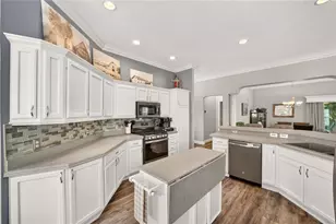 2749 Banyan Pl, The Villages, FL 32162 - Photo 8
