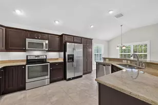 3376 Mayflower Loop, The Villages, FL 32163 - Photo 4