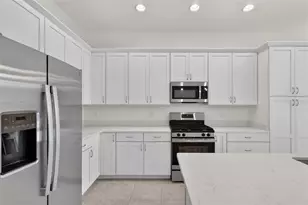 654 Shivers Loop, The Villages, FL 34762 - Photo 6