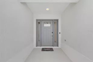 6996 Dwight Dr, The Villages, FL 34762 - Photo 4