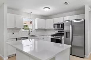 9595 SE 171st Argyll St, The Villages, FL 32162 - Photo 2