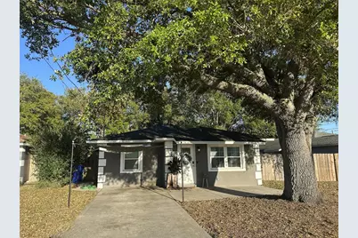 806 N Joanna Avenue, Tavares, FL 32778 - Photo 1