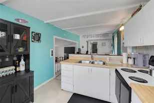 1405 Westland Dr, Tavares, FL 32778 - Photo 12