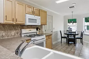 17617 SE 80th Altamaha Ct, The Villages, FL 32162 - Photo 6