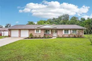 101 W Lemon St, Lady Lake, FL 32159 - Photo 1