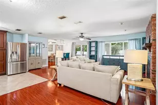 101 W Lemon St, Lady Lake, FL 32159 - Photo 8