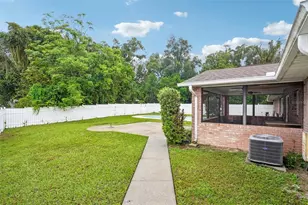 101 W Lemon St, Lady Lake, FL 32159 - Photo 32
