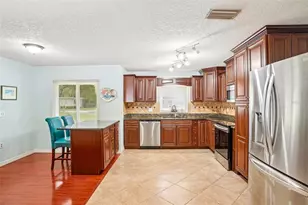 101 W Lemon St, Lady Lake, FL 32159 - Photo 16