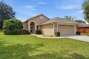 81 Golfview Cir, Umatilla, FL 32784 - Photo 1