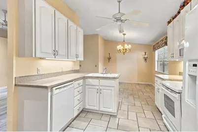 2740 Bay Lagoon Way, Tavares, FL 32778 - Photo 10