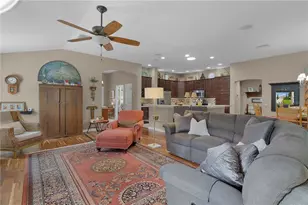 3275 Kilarny Pl, The Villages, FL 32163 - Photo 10