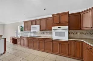2334 Ambler Cir, The Villages, FL 32162 - Photo 8