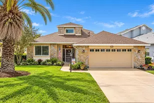 3210 Saratoga Dr, Tavares, FL 32778 - Photo 1