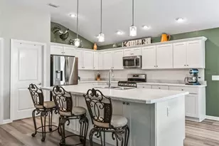 621 Cherry Creek Wy, The Villages, FL 34762 - Photo 12