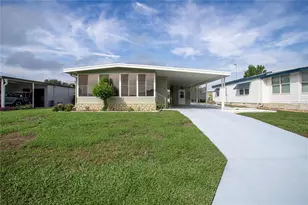 717 Surrey Pl, Leesburg, FL 34748 - Photo 1