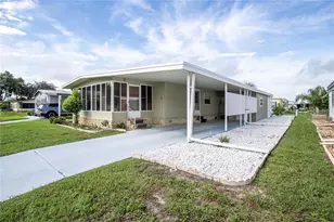 717 Surrey Pl, Leesburg, FL 34748 - Photo 4