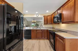 2346 Grenadier Way, The Villages, FL 32162 - Photo 12