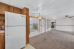 31722 Imperial Dr, Tavares, FL 32778 - Photo 10