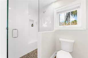 116 Garden Ln, Sarasota, FL 34242 - Photo 32