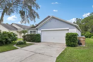 1131 Clear Creek Cir, Clermont, FL 34714 - Photo 4