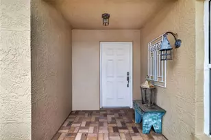 1863 Dalton Dr, The Villages, FL 32162 - Photo 4
