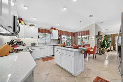 639 Bermudez Court, The Villages, FL 32162 - Photo 12