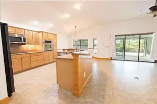 6014 W Sr 44, Lake Panasoffkee, FL 33538 - Photo 12