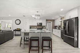 1210 E Caroline St, Tavares, FL 32778 - Photo 16