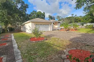 25 E Chesley Ave, Eustis, FL 32726 - Photo 2